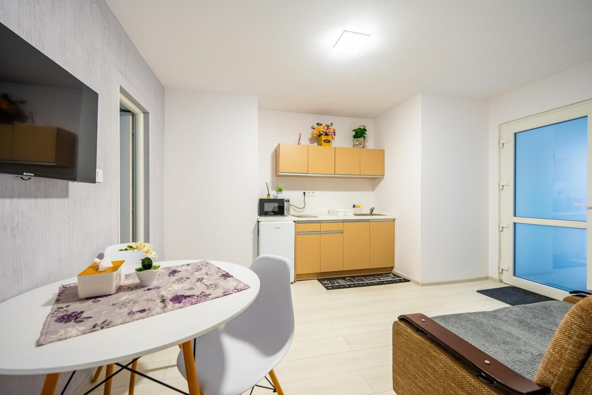 Hotel Yvett House Sfântu-Gheorghe Esterno foto