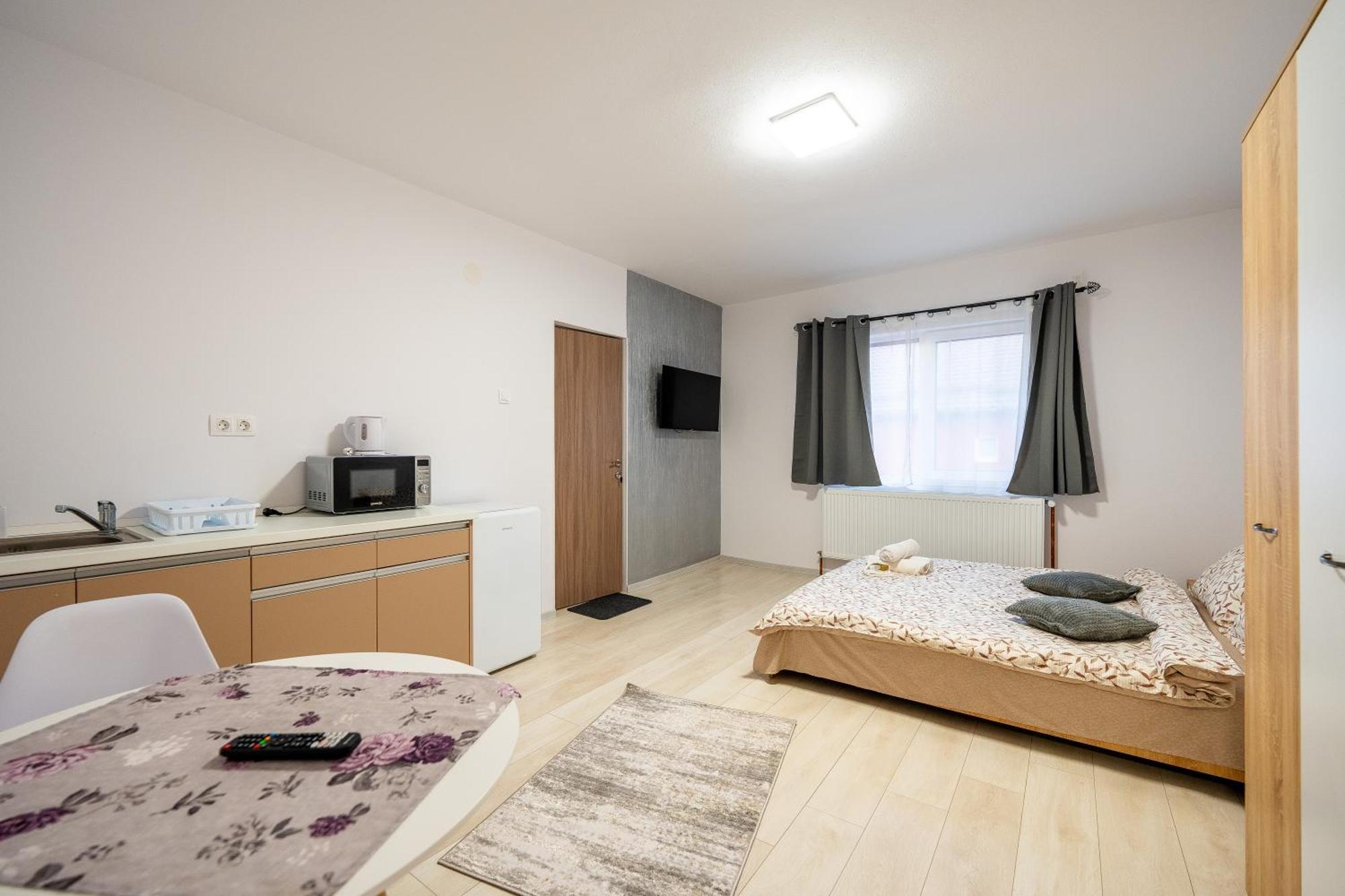 Hotel Yvett House Sfântu-Gheorghe Esterno foto